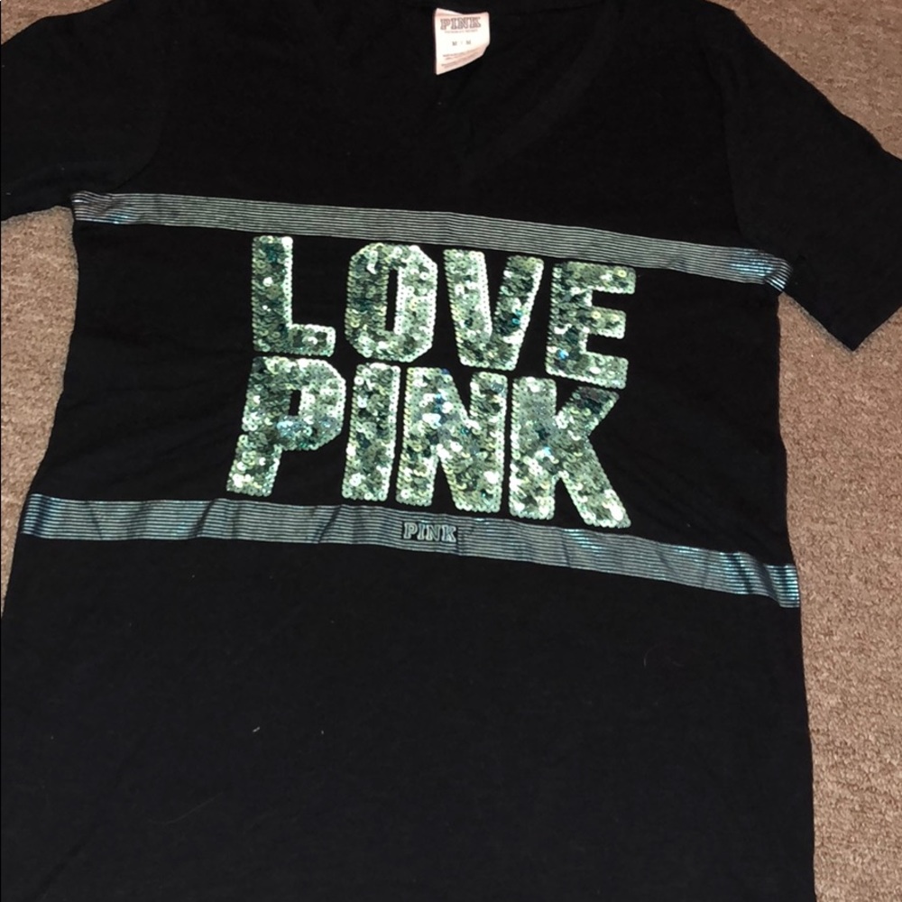 Medium pink v-neck t-shirt